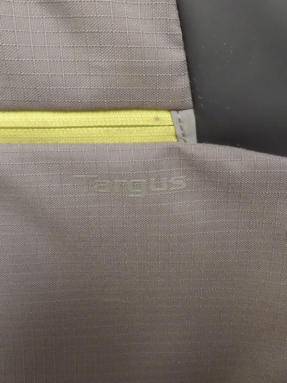 Targus Bex II laptop sleeve for 14